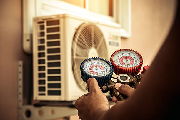 Professional Hvac technician working in Franklin Square, NY